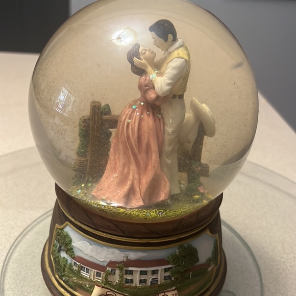The San Francisco Music Box Company Gone with The Wind . Musical Snow Globe - Picture 7 of 8